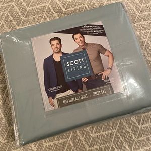 Brand New/Never Opened - 400 Count King Sheet Set!